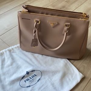 Prada Saffiano Medium Galleria Double Zip Tote